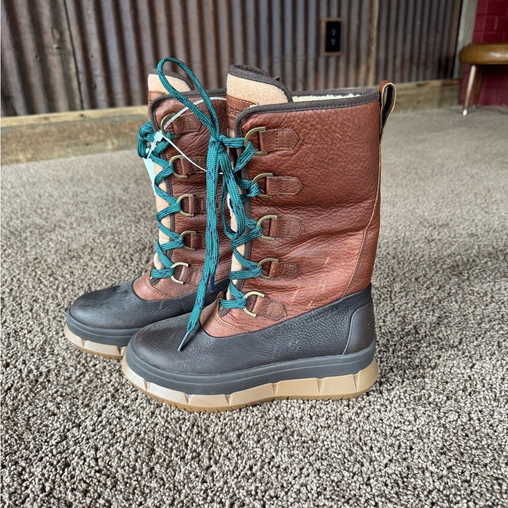 Sperry Brown and Black Winter Boots